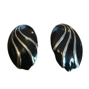 Vintage Black Enamel & Silver Accent Oval Clip On Earrings Classis Timeless
